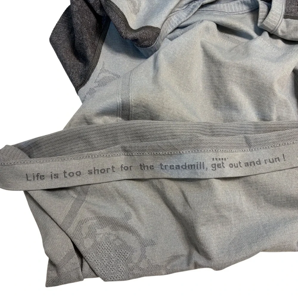 Lululemon Swiftly Tech Short Sleeve Crew Grey Floral Jacquard Shirt Size 12